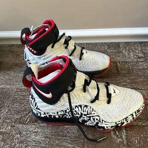 Mens LeBron 17 Nike Graffiti Shoes US 6.5